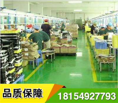 車間倉庫、劃線施工不用噴涂機(jī)械,熱熔機(jī)械,地面涂膠后直接粘貼,立即可以通車,野外施工簡(jiǎn)便,經(jīng)久耐用,標(biāo)線邊緣整齊,作圖剪字方便,長(zhǎng)期使用之平均造價(jià)低于所有標(biāo)線漆價(jià)格.高速路一