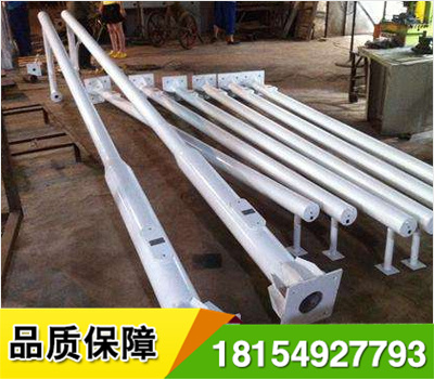 立桿、F桿良好的安全設(shè)施系統(tǒng)應(yīng)具有交通管理,安全防護(hù),交通誘導(dǎo),隔離封閉,防止眩光等多種功能.